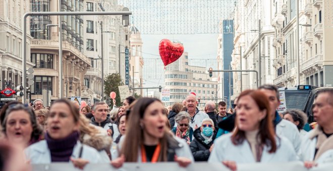 La huelga de médicos de familia y pediatras cumple nueve días mientras Ayuso da por rotas las negociaciones