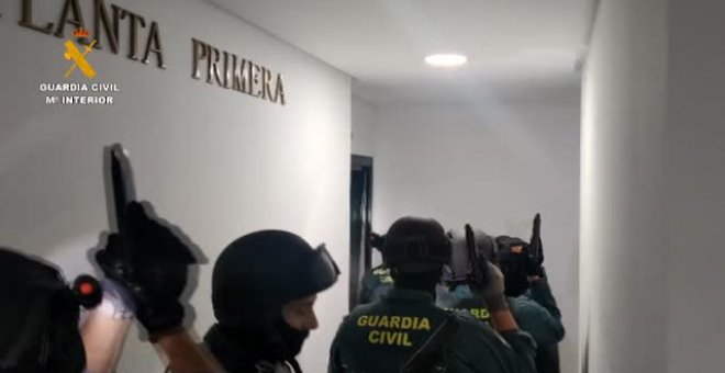 La Guardia Civil detiene a 30 personas por camuflar droga como ayuda humanitaria a Ucrania