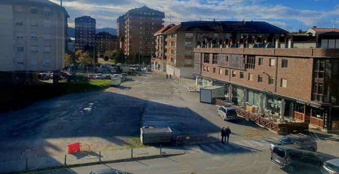 Sale a licitación la pavimentación del aparcamiento junto al edificio municipal de la Plaza Roja