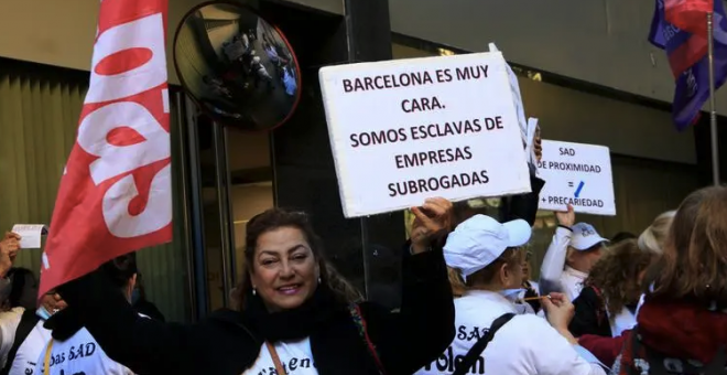 Les treballadores de l'atenció domiciliària de Barcelona surten al carrer per reclamar millores laborals