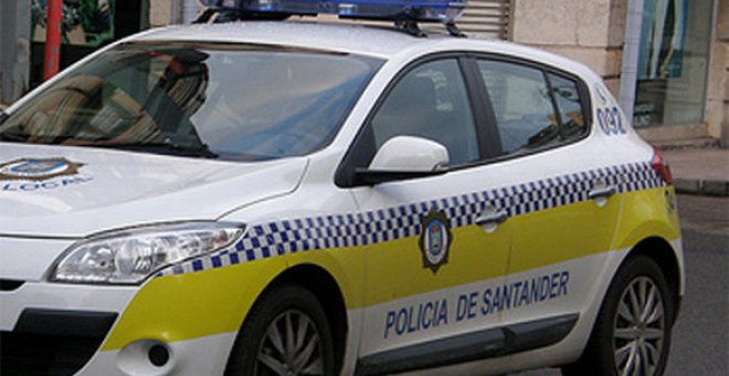 Herido un conductor en la colisión de tres turismos en Santander