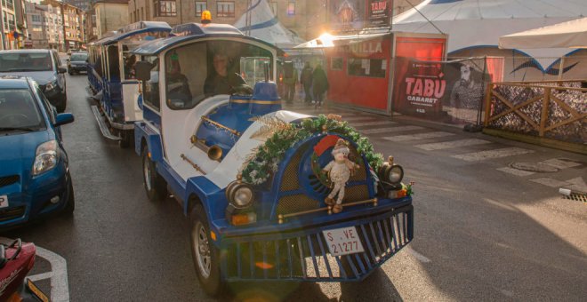 El Grillo de la Navidad ya se pasea por las calles de la ciudad