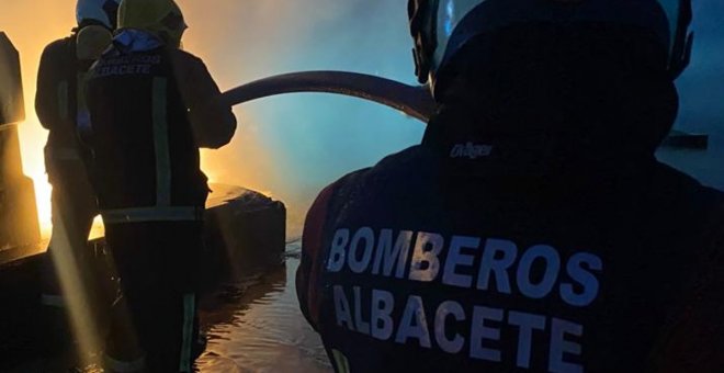 Encuentran el cadáver de una mujer tras extinguir el incendio declarado en una vivienda de Albacete