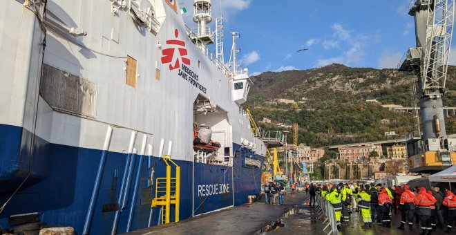 Italia permite a dos barcos con más de 500 migrantes desembarcar tras obligarles a navegar durante un día con mal tiempo