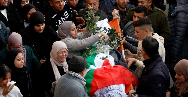 Militares del Ejército de Israel asesinan a una joven palestina de 16 años
