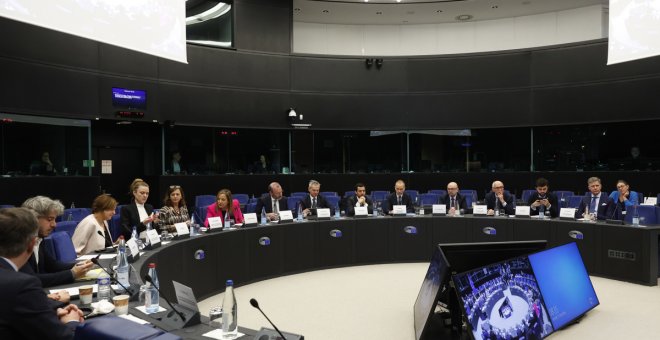El Parlamento Europeo destituye a la vicepresidenta Eva Kaili, acusada de corrupción por el 'Catargate'