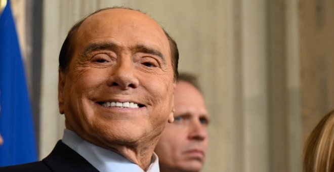 El bochornoso discurso de Berlusconi en el que promete un "autobús de prostitutas" a los futbolistas del Monza por ganar un partido