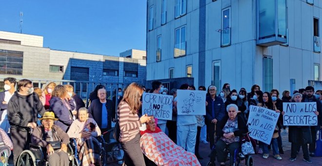 Trabajadores del ERA protestan en Avilés por los recortes de personal