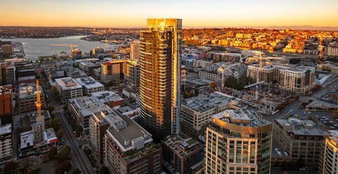 Amancio Ortega compra un rascacielos de viviendas de lujo en Seattle por más de 300 millones