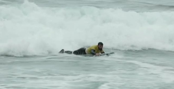 Las Palmas de Gran Canaria acoge una competición de surf adaptado