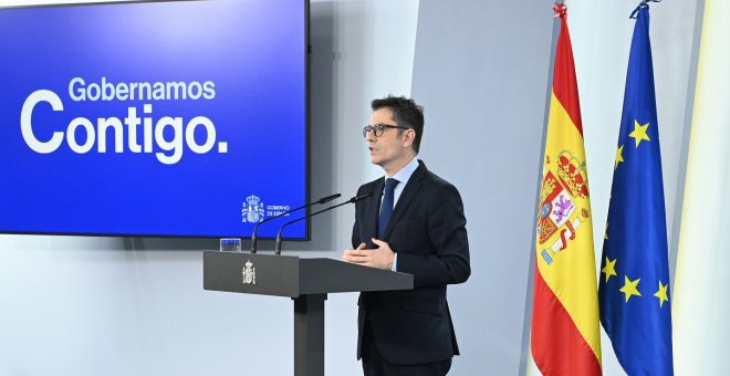 El Gobierno, contra el Constitucional: "Ha detenido la acción legislativa de los representantes legítimos del pueblo"