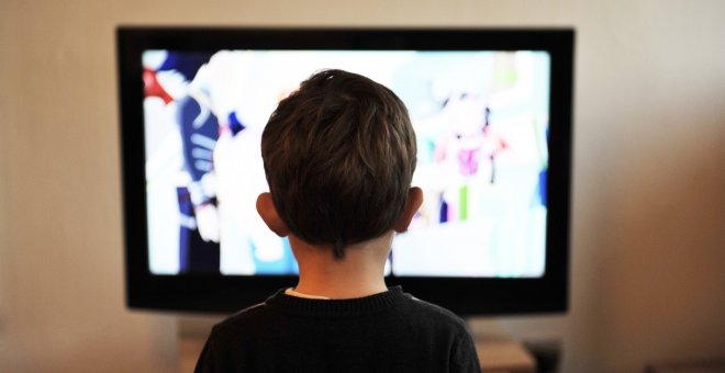 La televisión tradicional registra un mínimo histórico frente al aumento de la conectada a internet