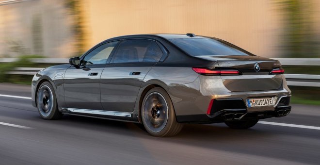 El BMW Serie 7 más potente puede circular 84 km sin gastar gasolina y ya sabemos su precio