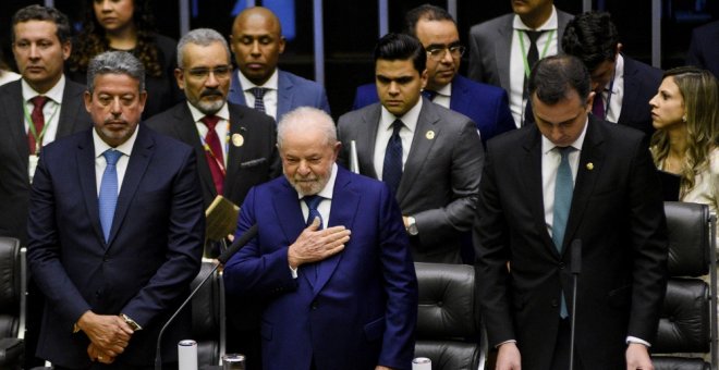 Lula jura como nuevo presidente de Brasil y proclama el "fin del autoritarismo" de la ultraderecha