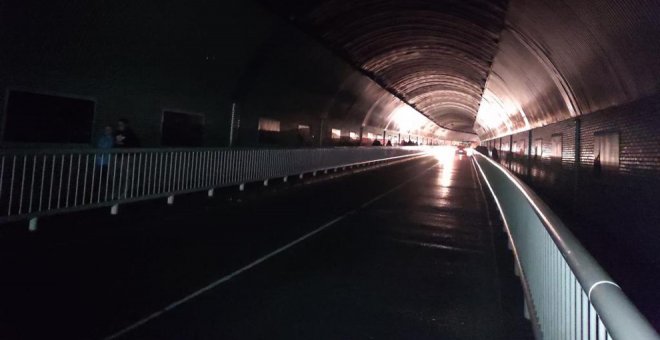 Santander se queda sin luz en uno de sus principales túneles utilizado por peatones y vehículos