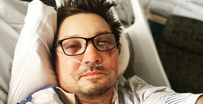 Jeremy Renner comparte la primera imagen tras su accidente en la nieve