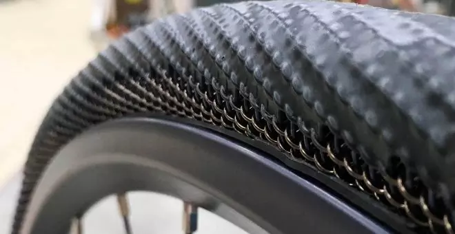 Neumáticos sin aire, con tecnología de la NASA, listos para scooters eléctricos (y pronto para coches)