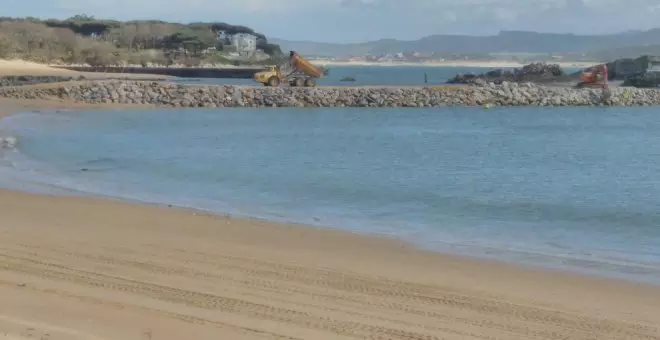 Investigadores apuestan por rellenar la playa de la Magdalena tras evaluar el impacto del dique