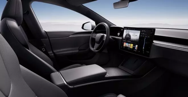 Tesla entra en razón al incluir un volante normal en los nuevos Model S y X