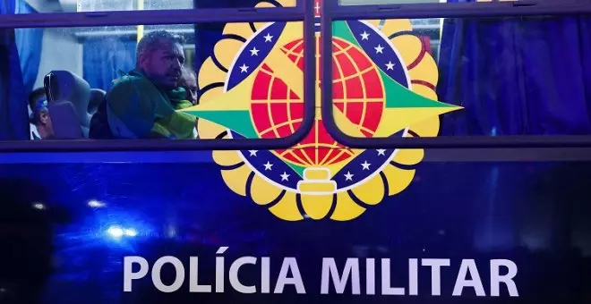 Los redes sociales denuncian la pasividad de la Policía Federal de Brasil durante el asalto de los bolsonaristas a la democracia