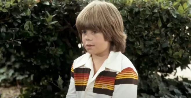 Muere Adam Rich, el actor que dio vida al niño pequeño de 'Con ocho basta'