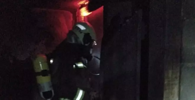 Incendio sin heridos en el trastero de una casa de San Roque de Riomiera
