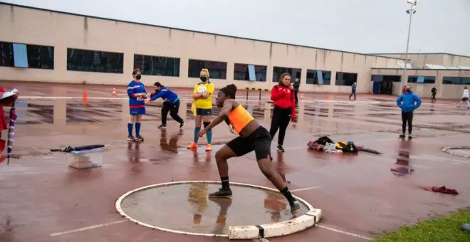 Andrea Njimi Tankeu bate el récord de Cantabria sub 18 de peso en Santander