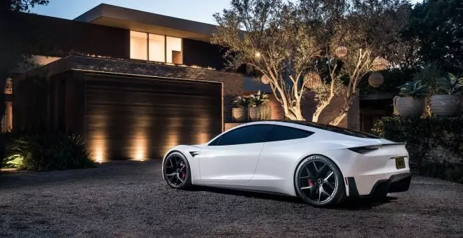 El Tesla Roadster sigue sin tener fecha, pero mejorará en todo y "la espera merecerá la pena"