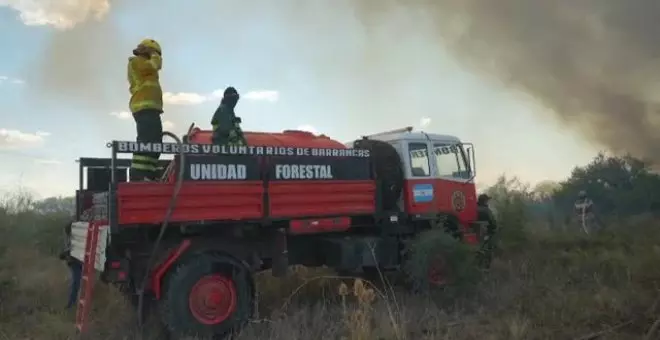 Al menos 14 provincias argentinas sufren importantes incendios forestales