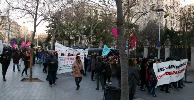 Milers de persones es mobilitzen a Barcelona contra la "repressió" del moviment per l'habitatge