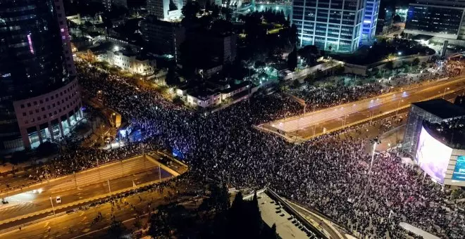 Una marea de más de 120.000 israelíes protesta en Tel Aviv contra el gobierno de Netanyahu y su reforma judicial