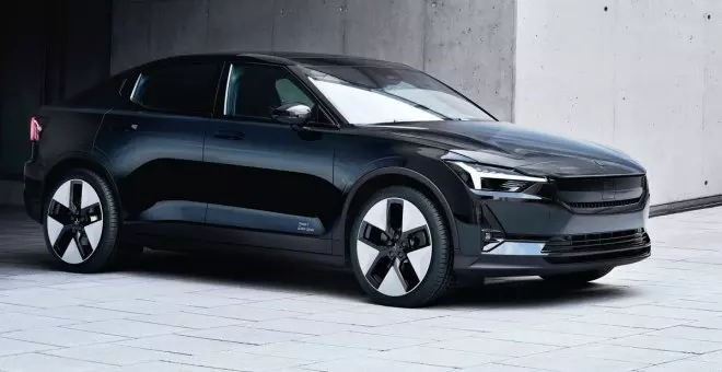 El Polestar 2 se ha renovado con más potencia y autonomía, y ya sabemos sus precios para España