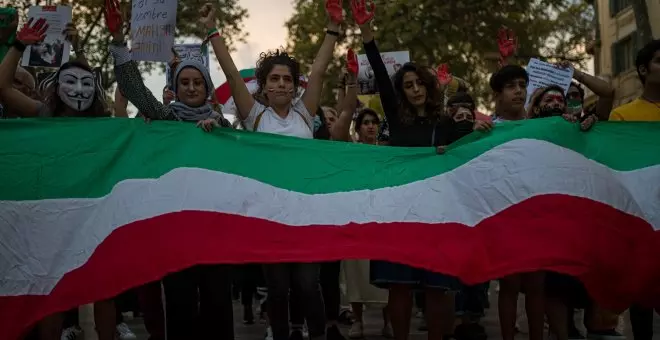 Punto y seguido - Irán: sin un marco feminista, la rebelión contra el velo "físico" fracasará