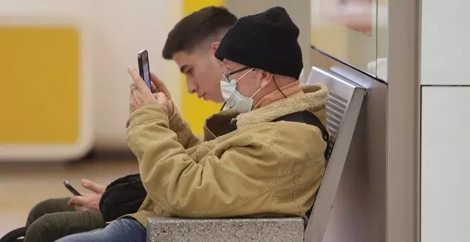 La mascarilla dejará de ser obligatoria "de forma inmediata" en el transporte público