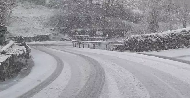 Los puertos de Estacas de Trueba y Lunada siguen cerrados por la nieve