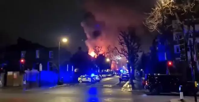 Arde la iglesia victoriana de San Marcos, patrimonio de Londres