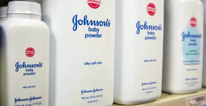 Johnson & Johnson no podrá usar la quiebra para esquivar los pleitos millonarios por sus polvos de talco