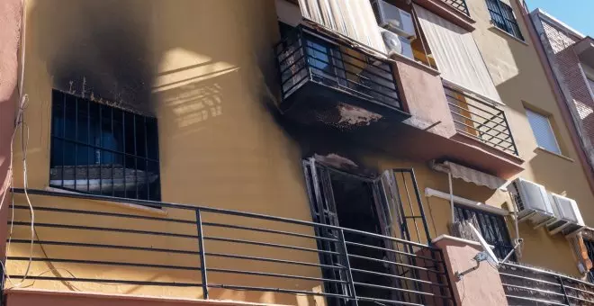 Mueren tres estudiantes en un incendio en una vivienda de Huelva
