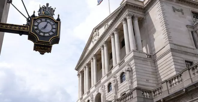 El Banco de Inglaterra eleva los tipos al 4% y sugiere que se acercan a su techo