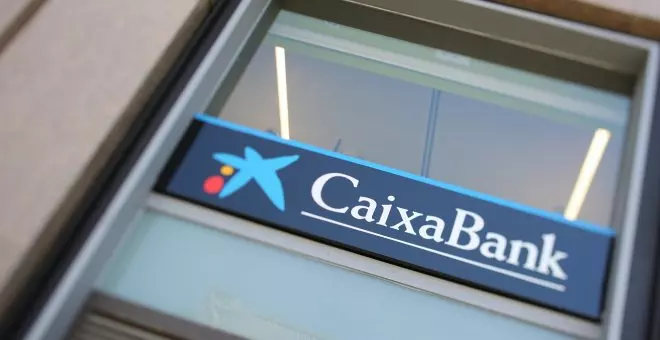 CaixaBank gana 3.145 millones en 2022 con el aumento de los tipos de interés
