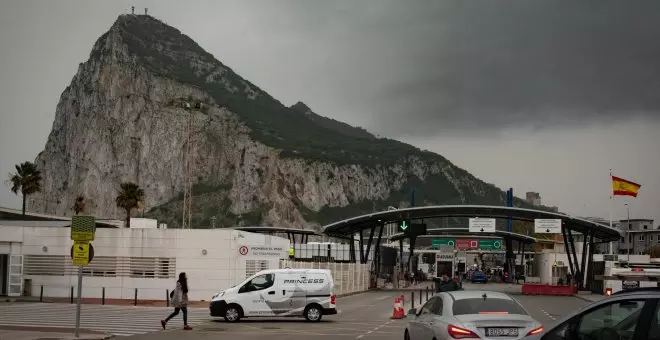 Gibraltar denuncia "una grave violación de la soberanía británica" por parte de dos agentes de aduanas españoles