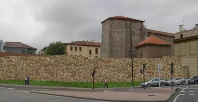 Cambia Avilés pide un acuerdo para impulsar la recuperación de la muralla medieval