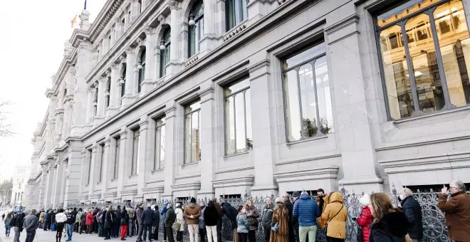 El Banco de España pone en marcha un sistema de cita previa para evitar las colas en la calle de compradores de Letras