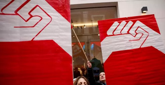 Las dependientas de Inditex mantienen la huelga hasta estudiar el acuerdo de la empresa con CCOO y UGT