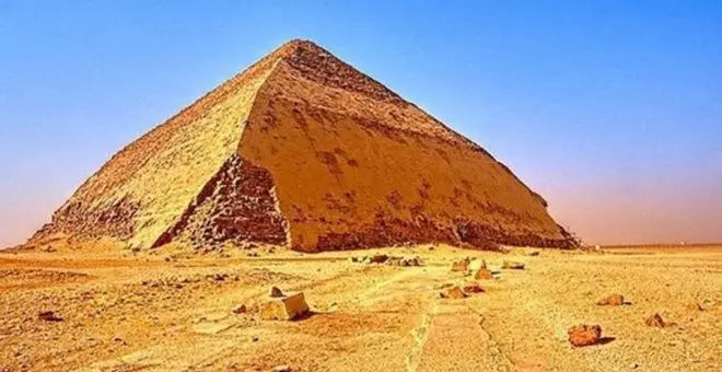 La Pirámide Roja, el Serapeum de Saqqara y la Ciudad de los Muertos