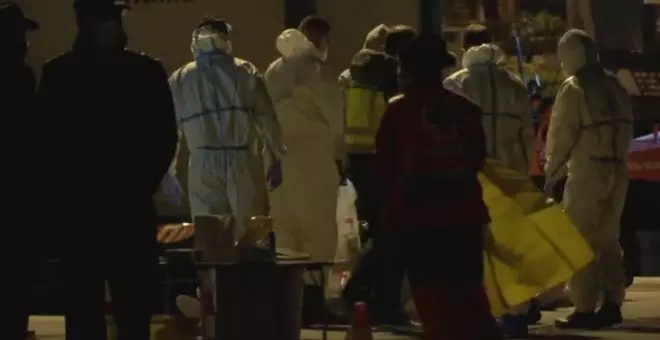 Rescatan a 23 personas a bordo de una patera en el sur de Tenerife
