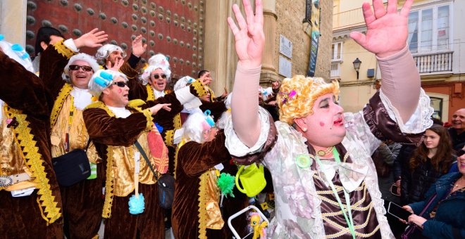 Cómo disfrutar del Carnaval de Cádiz sin morir en el intento