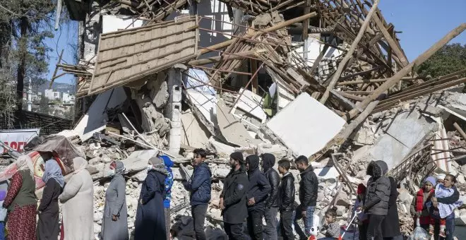 Turquía planea el derribo inmediato de 50.000 edificios dañados por el terremoto