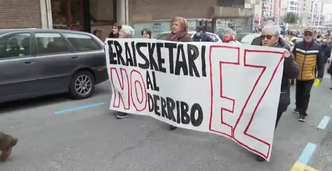 Los mayores de Getxo se movilizan para evitar el derribo del Hogar del Jubilado