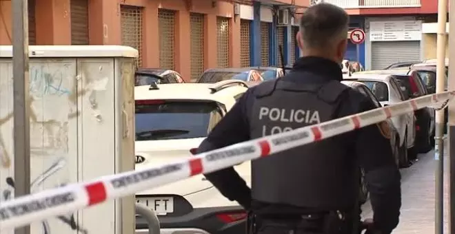 Un hombre se atrinchera durante horas en Valencia
